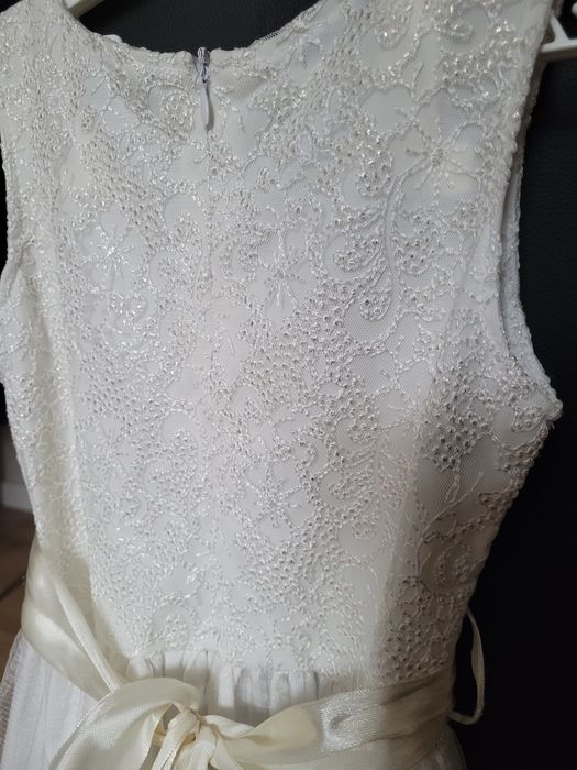 Sukienka elegancka ecru biała góra koronkowa dół tiulowy 110 116 cm Ki