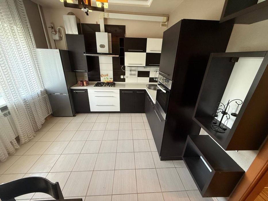 Продаю 2х комнатную квартиру в самом Центре города.