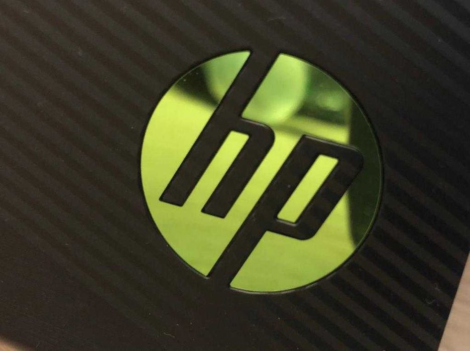 PC GAMING HP Pavilion (AMD Ryzen 5) + Teclado Razer OrnataV2