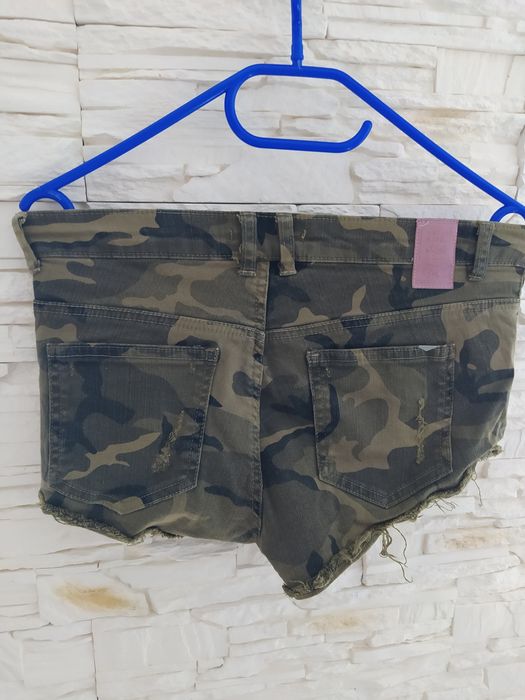 Spodenki Bershka moro 36