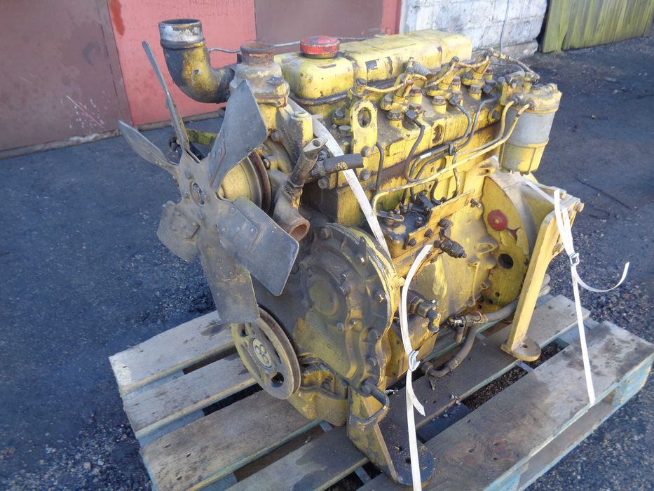 Silnik PERKINS 4 cylindry