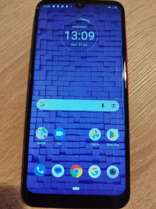 Czerwony Smartfon Motorola Moto e6 plus 4gb/64gb