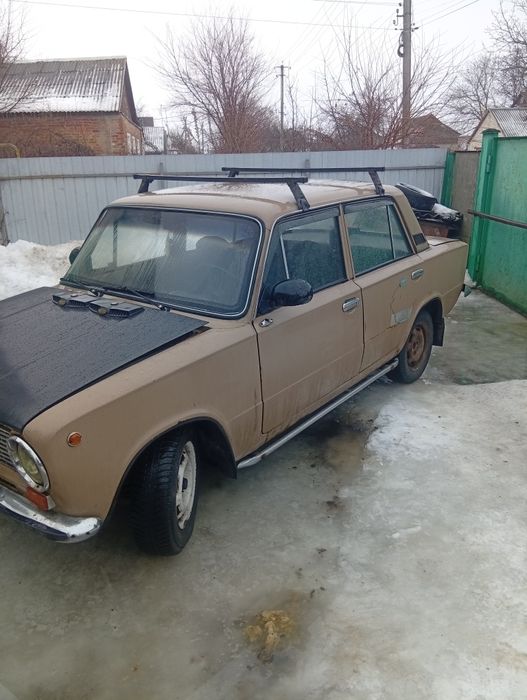 Продам ваз 21011.