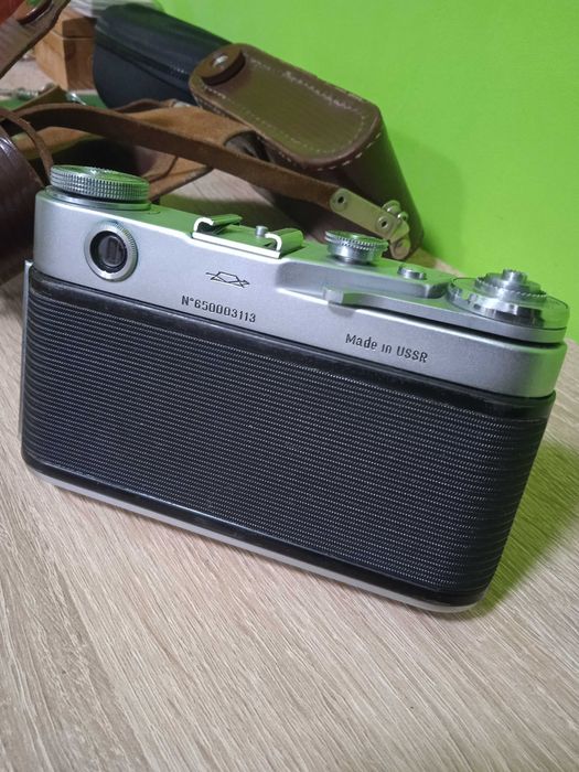 Фотоаппарат плёночный "Зоркий-6" в кожаном чехле