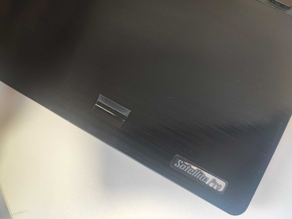 Toshiba SATELLITE PRO A50-C-205 Core i5-6200U 12GB RAM DDR3 240GB SSD