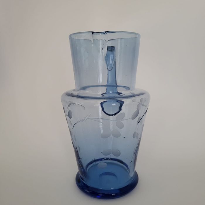 Jarro de vidro azul com biselados, Marinha Grande