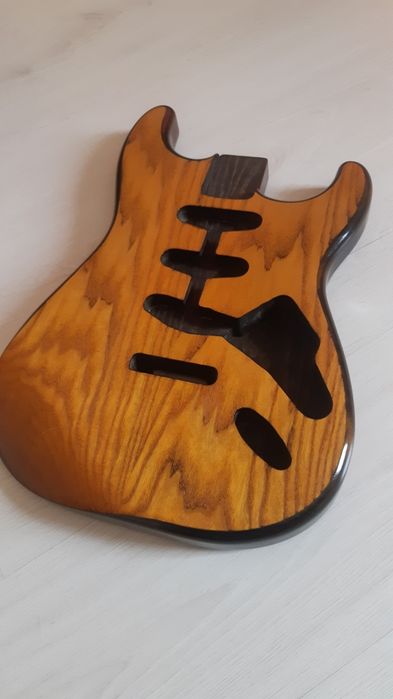 Продам корпус электрогитары Fender stratocaster