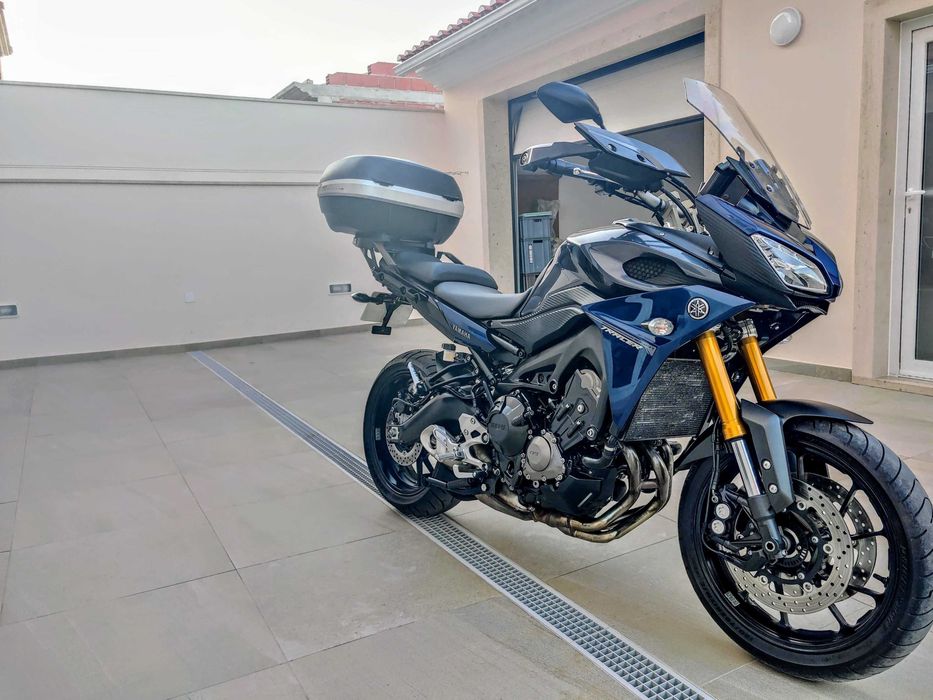 Yamaha MT-09 Tracer (2016) – 42.000 km – Impecável c/ Top Case