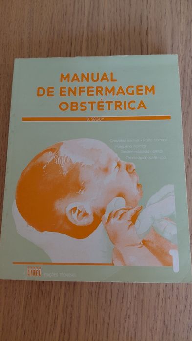 4 livros de enfermagem obstetrica e pediátricaa