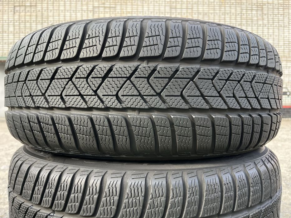 Шини 235/60 R18 Pirelli 4 зимові гуми в ідеальному стані