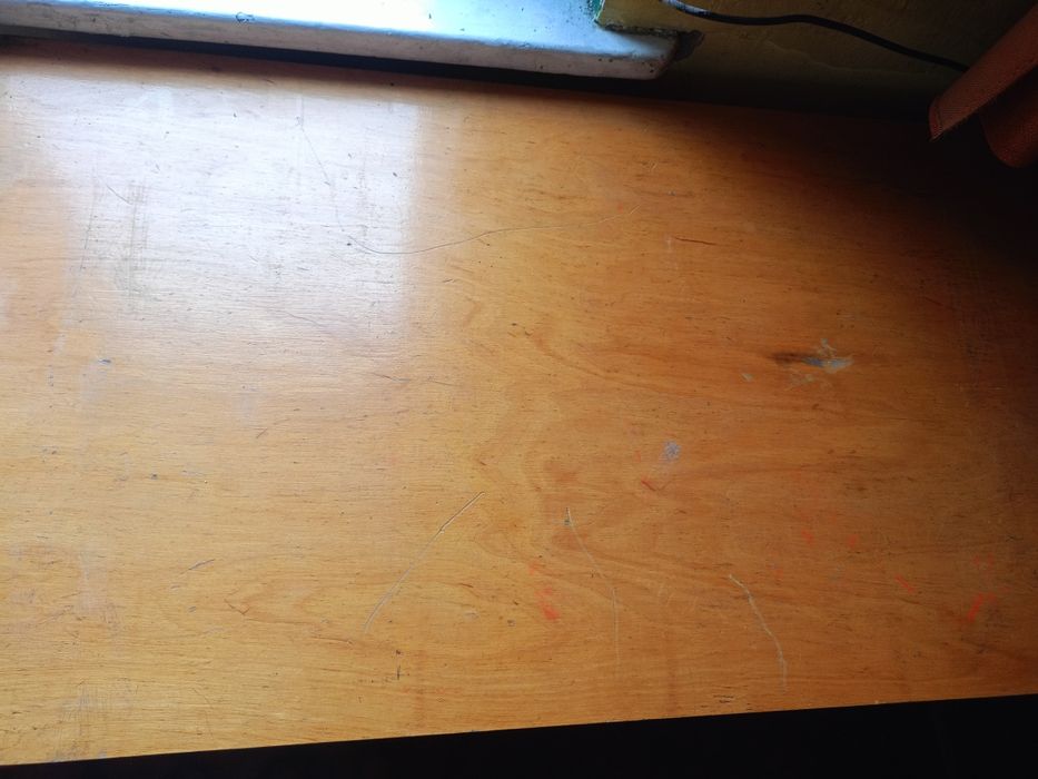 Sprzedam stolik 100zl