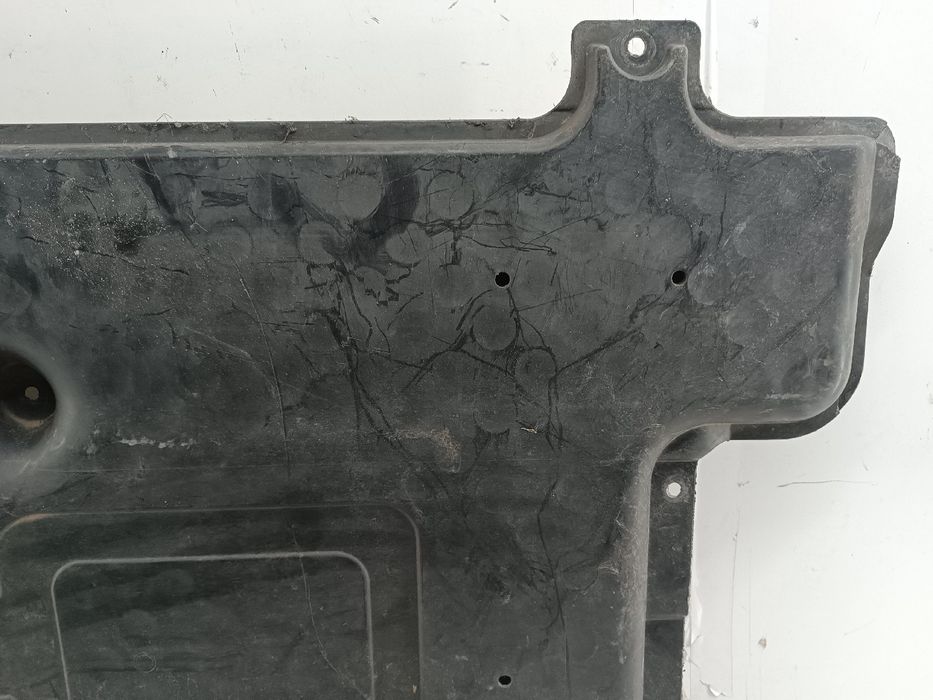 Proteção inferior de carroçaria - MERCEDES-BENZ C-CLASS (W204) | 07 - 15