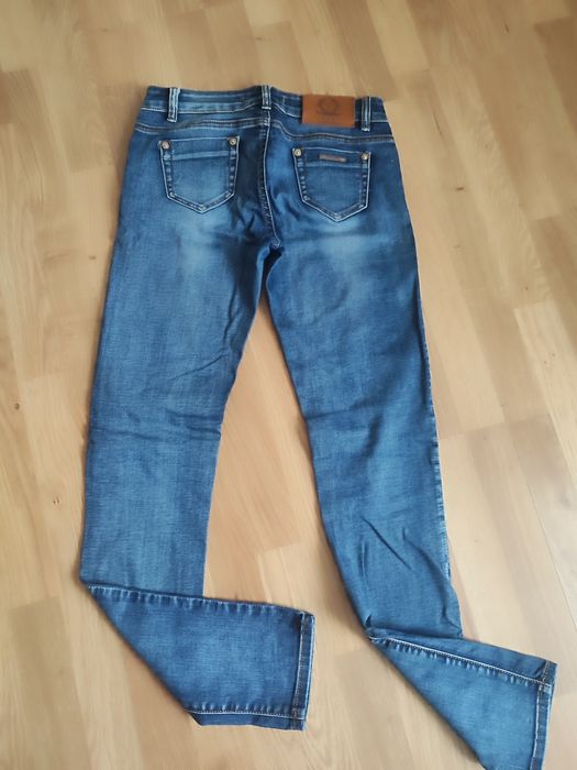 Джинси жіночі ,тягнуться