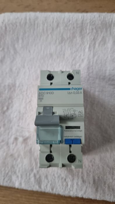 Wyłącznik różnicowo-nadprądowy (różnicówka) Hager ADC910D B10A