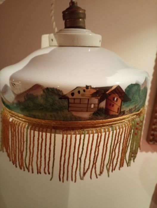 Candeeiro antigo pintado à mao