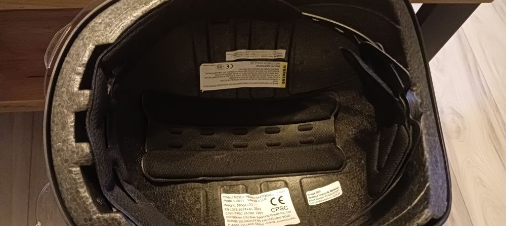 Kask rowerowy L z szybką