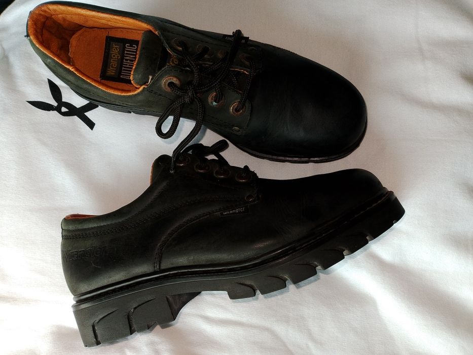 туфлі з товстою підошвою від бренду Wrangler