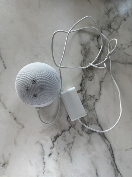 Amazon Echo Dot 4. generacji z Alexą – Stan bardzo dobry