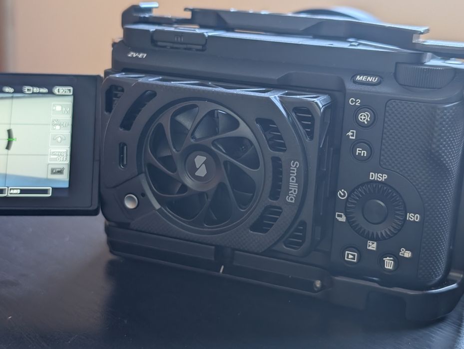 ZV-E1 + Cage e Ventoinha SmallRig Semi-Nova