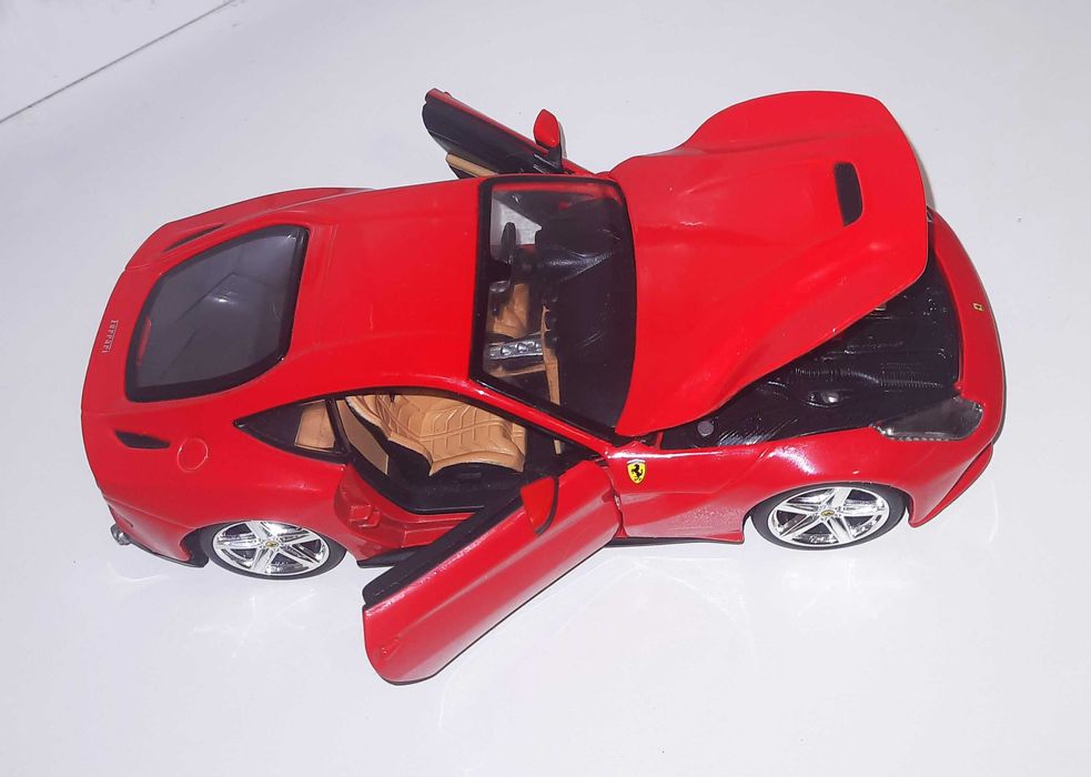 Металічна розбірна Ferrari, машина конструктор Maisto