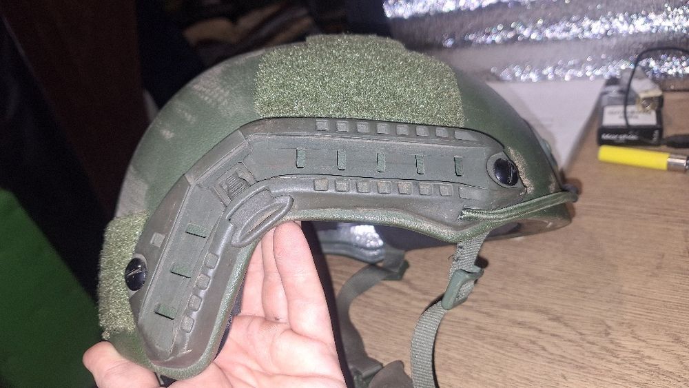 Шолом. . .     . .