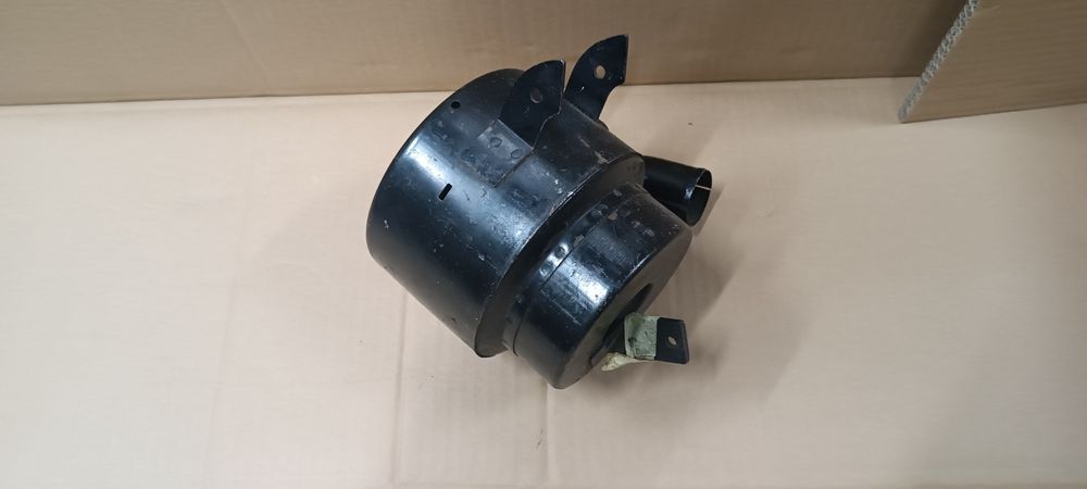 Fiat 126p bambino puszka filtra powietrza oryginalna nowa ?