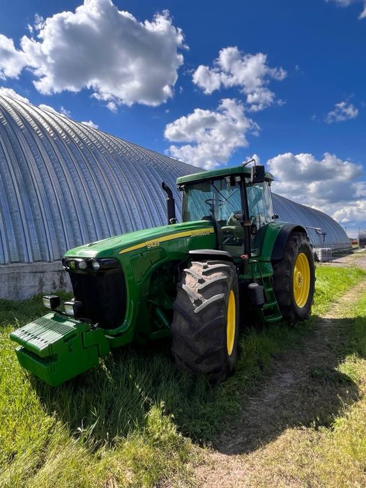 трактор John Deere 8420