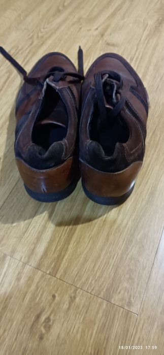 Sapatilhas Geox castanhas