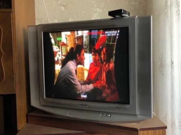 Телевізор Sony Trinitron Wega KV-29KV DZ29. Діагональ 70 см, б/в