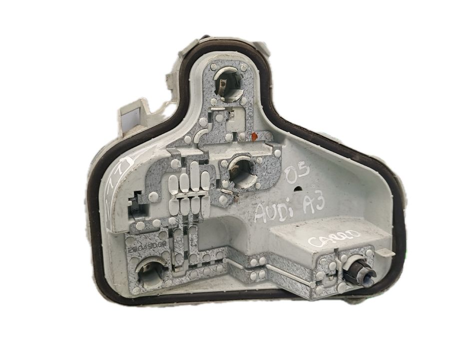 Suporte lâmpada esquerdo AUDI A3 (8L1)