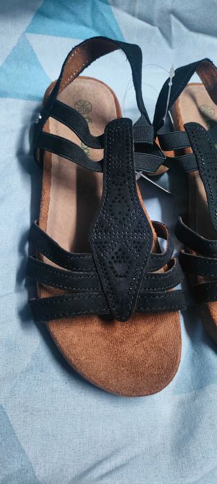 Nowe skórzane sandały damskie 40