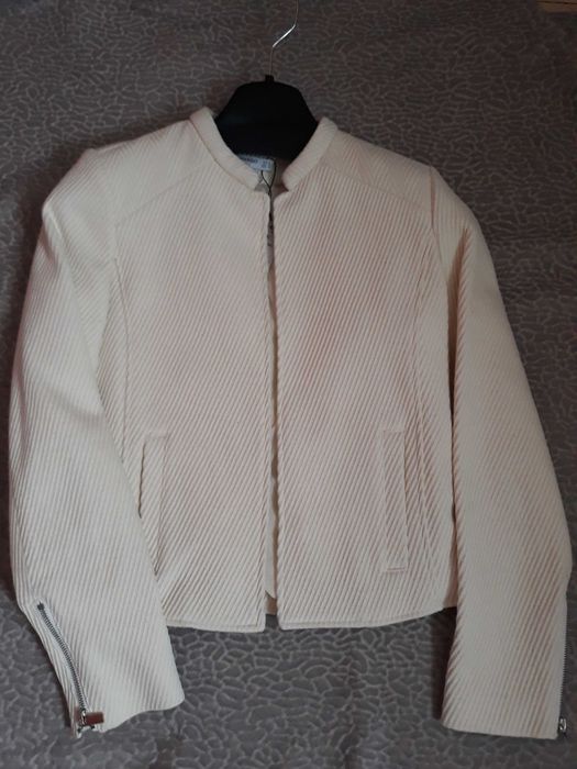 Продам новый пиджак Mango, р.S