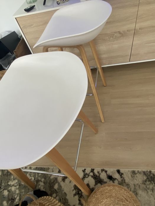 2 bancos altos  brancos