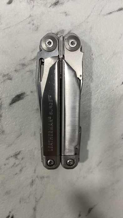 Мультитул Лезерман Сурдж