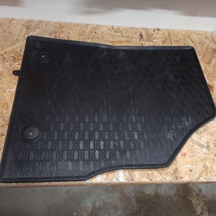 Przedni gumowy dywanik pasażera Opel Astra K