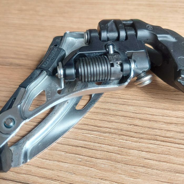 Передний переключатель Shimano Deore FD-M617 10x2s. Почти новый