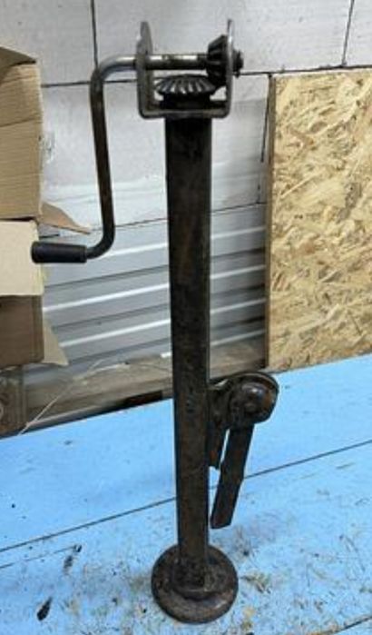 Домкрати  механічні 1,5 тони і для ваз жигулі