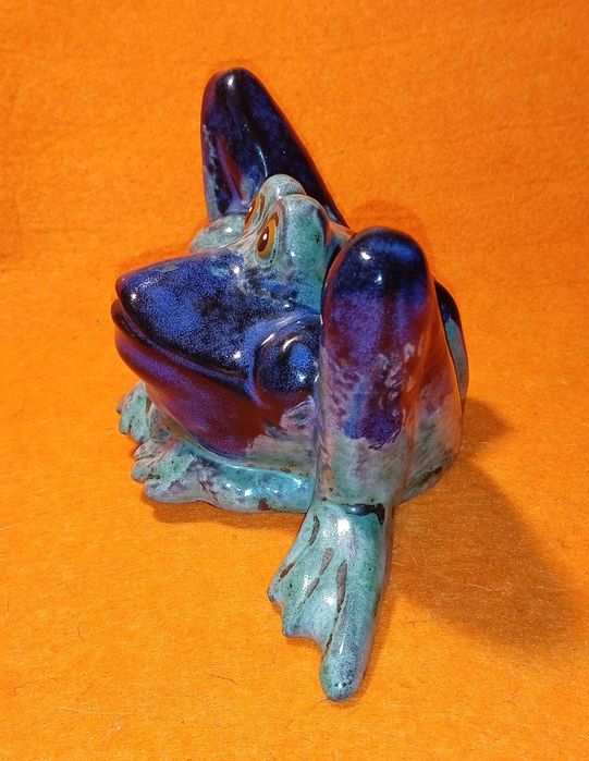 Estatueta de Sapo em Cerâmica