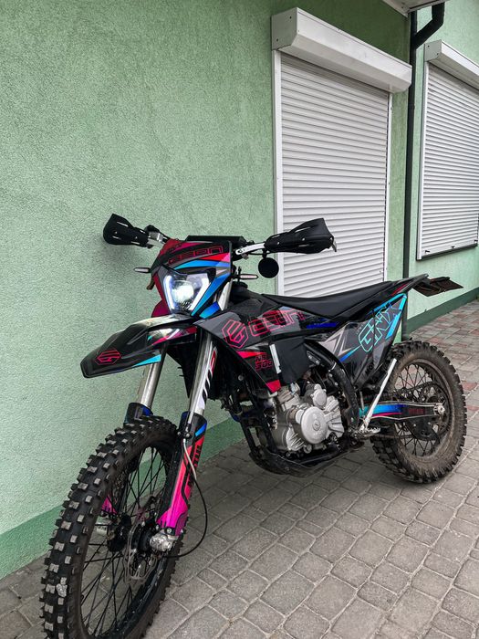 Обміняю Ендуро Колеса на Мотард !