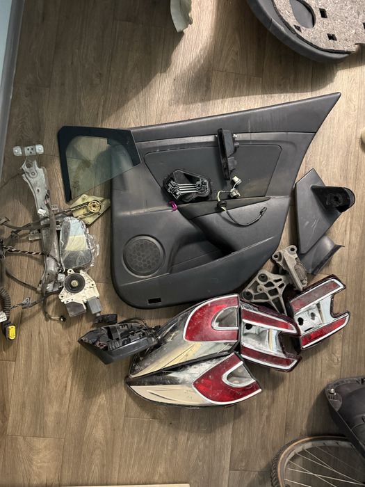 Электростеклоподъёмник,фары,зеркало,форточка,карта,замок Рено Меган 3