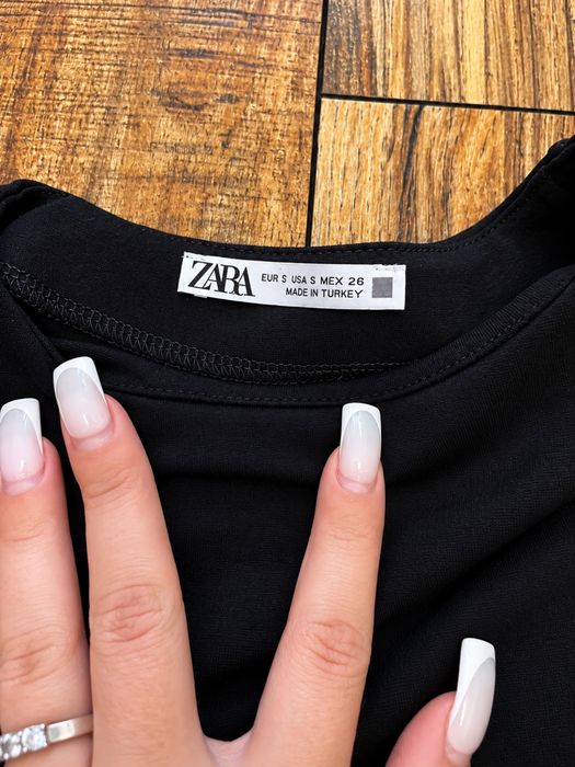 Чорна сукня Zara