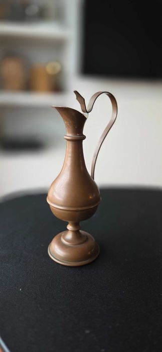 Jarra antiga em cobre