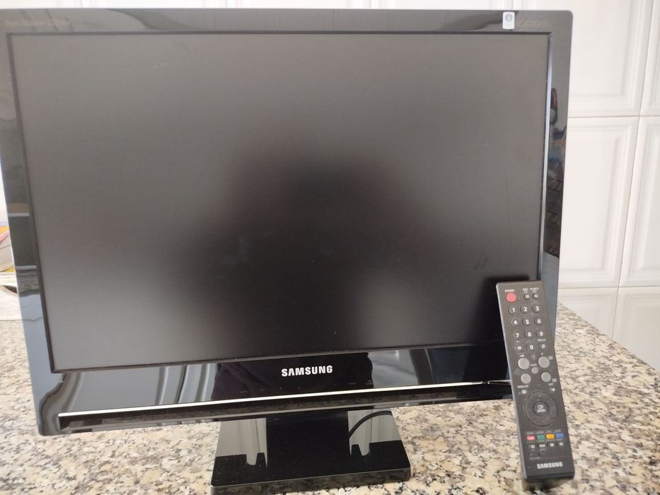 Televisor LCD SAMSUNG..