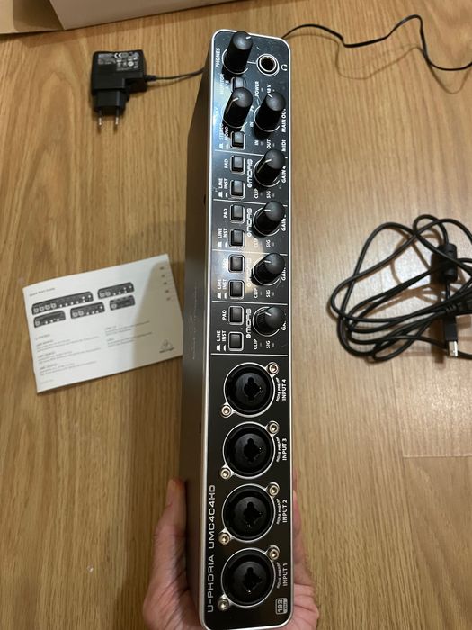 Behringer UMC404HD — Interface de Áudio USB como nova