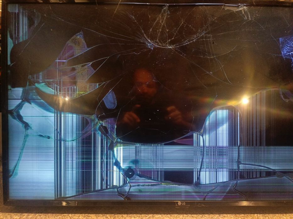 Tv LG 43UJ635V uszkodzony  na części