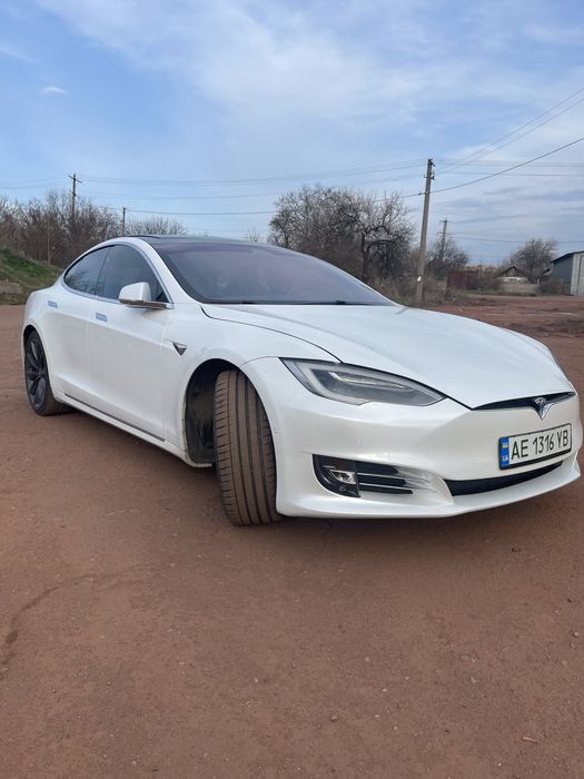 Tesla model s 75D