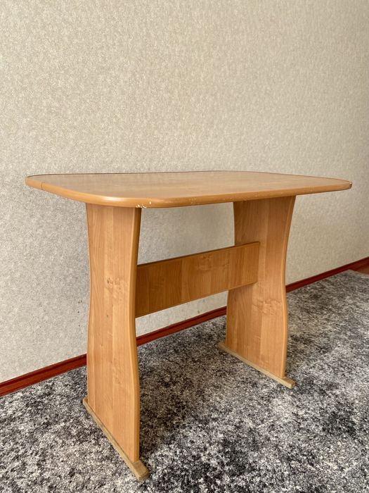 Стіл кухонний / вживаний (самовивіз)