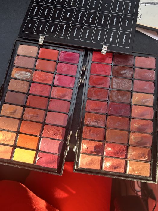 Paleta szminek do ust pomadek  Bobbi Brown