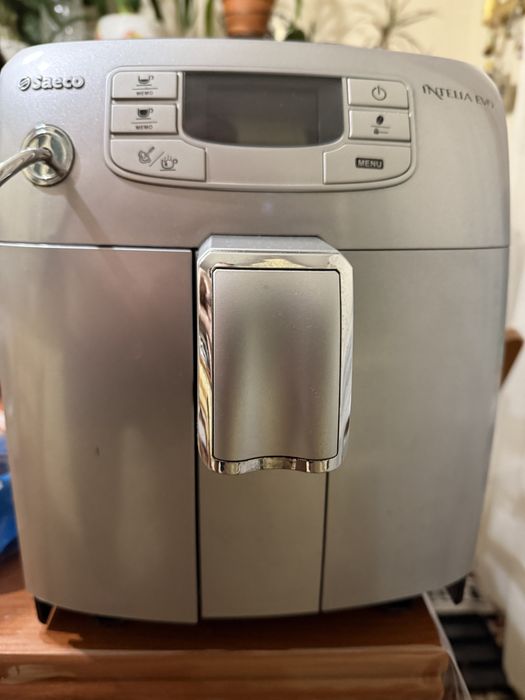 Кофеварка Saeco Intelia Evo HD8881/09