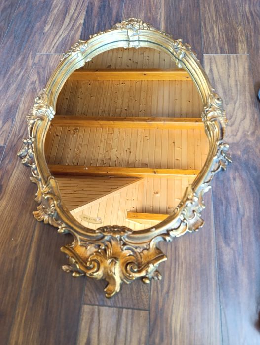Lustro rokoko. Zdobiona rama. Piękny stan.